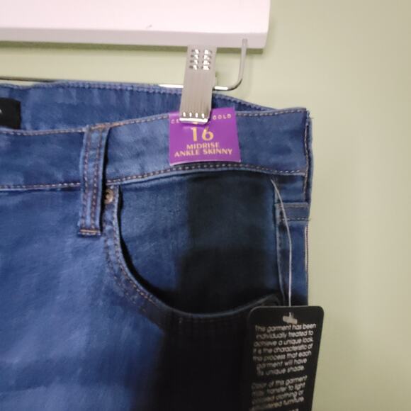 Celebrity Gold Skinny Jeans 16 Ankle Crop Mid Rise‎ Medium Wash Stretch Denim - Picture 5 of 9